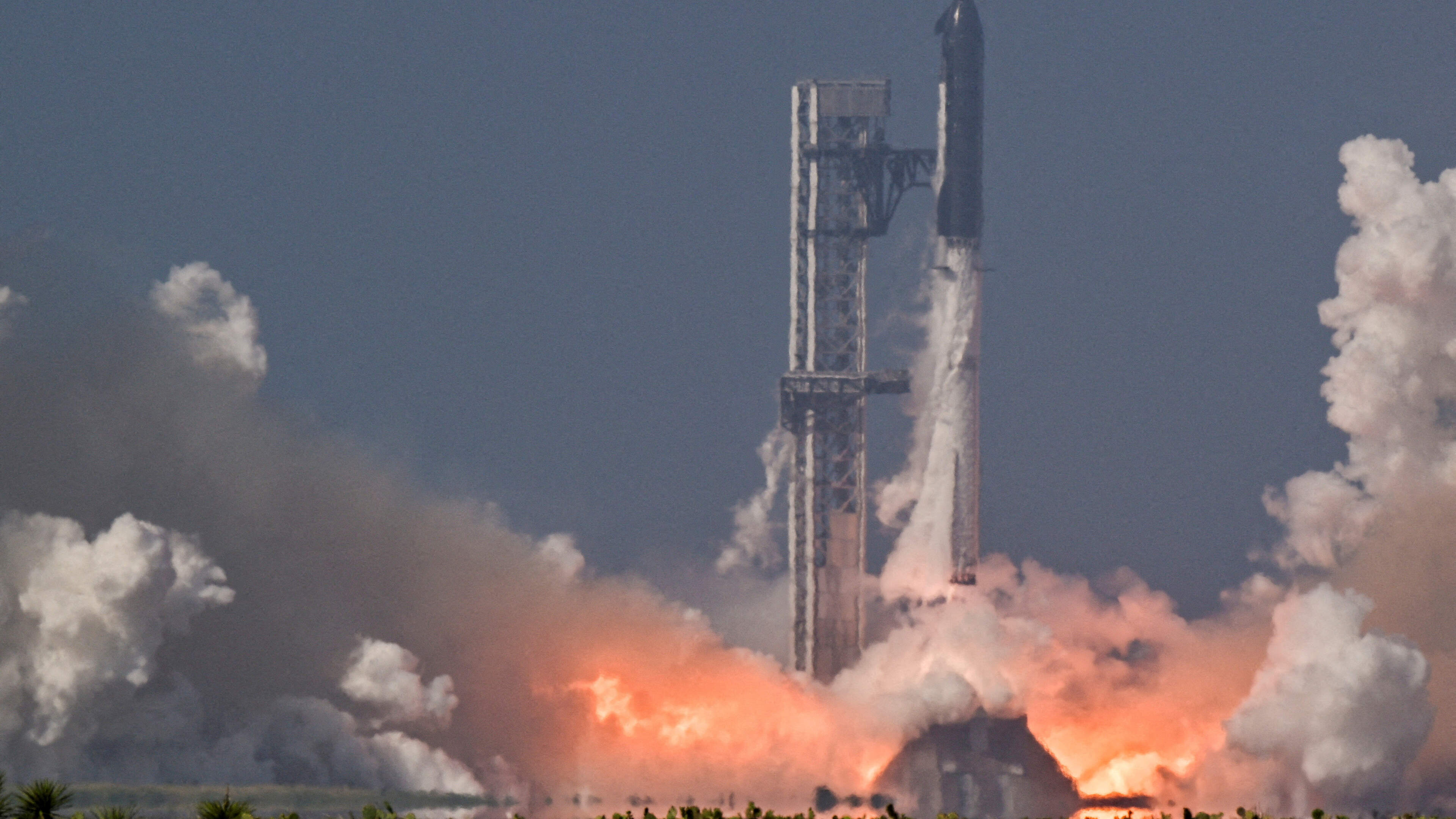 Monster SpaceX IPO reportedly draws in more orders than there are shares available
